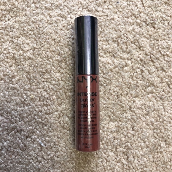 NYX Intense Butter Gloss - Picture 2 of 3